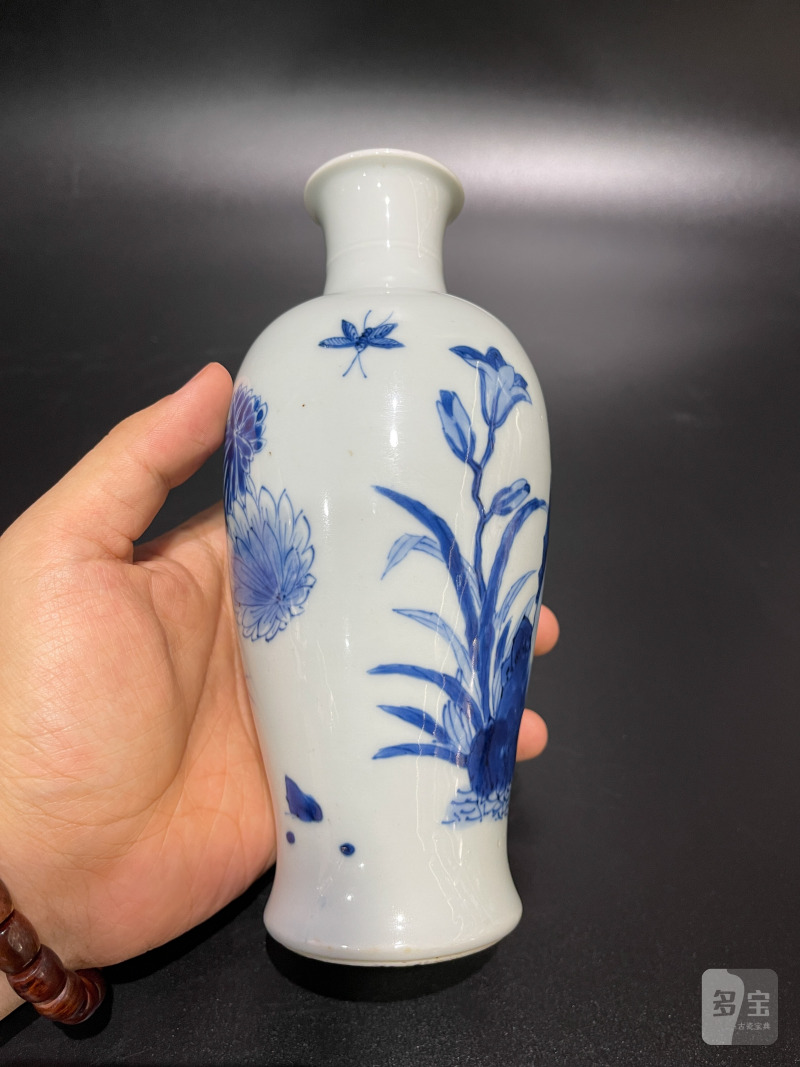 清康熙 青花蝶恋花图观音瓶 - 图5
